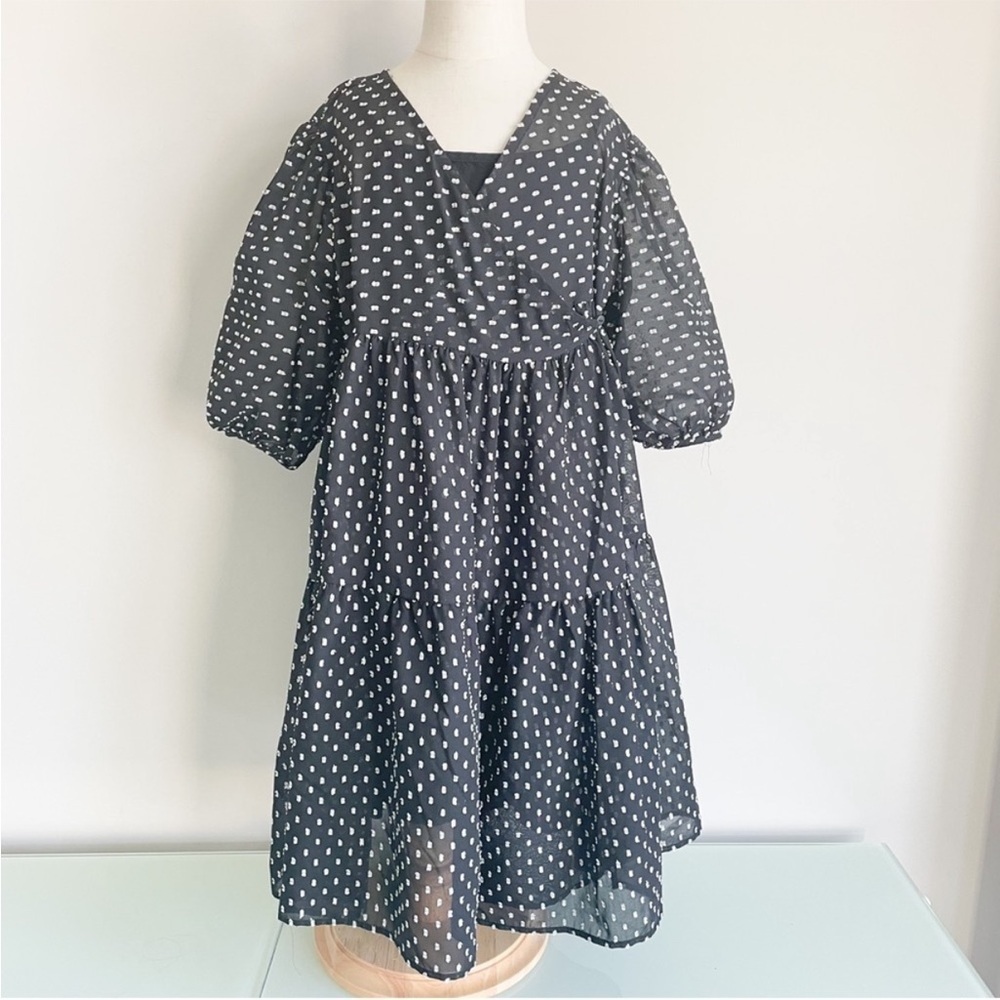 Zara Black and White V-Neck Puff Sleeve Mini Dress